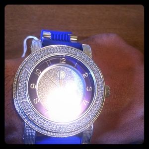 Men’s quartz diamond accented watches